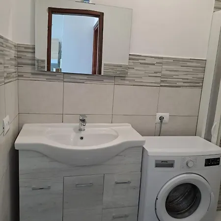Edy Apartment *